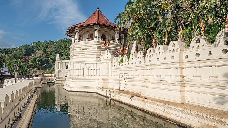 Temple of the Tooth, Kandy